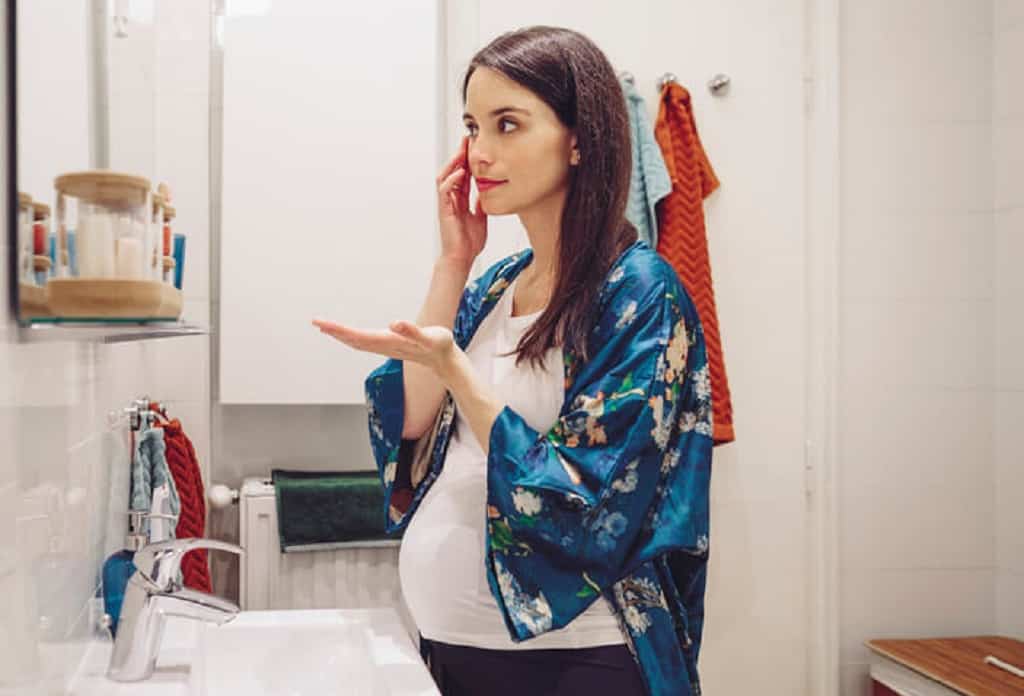 23 Best Pregnancy-Safe Eye Creams: Reviews & Buying Guide 2023