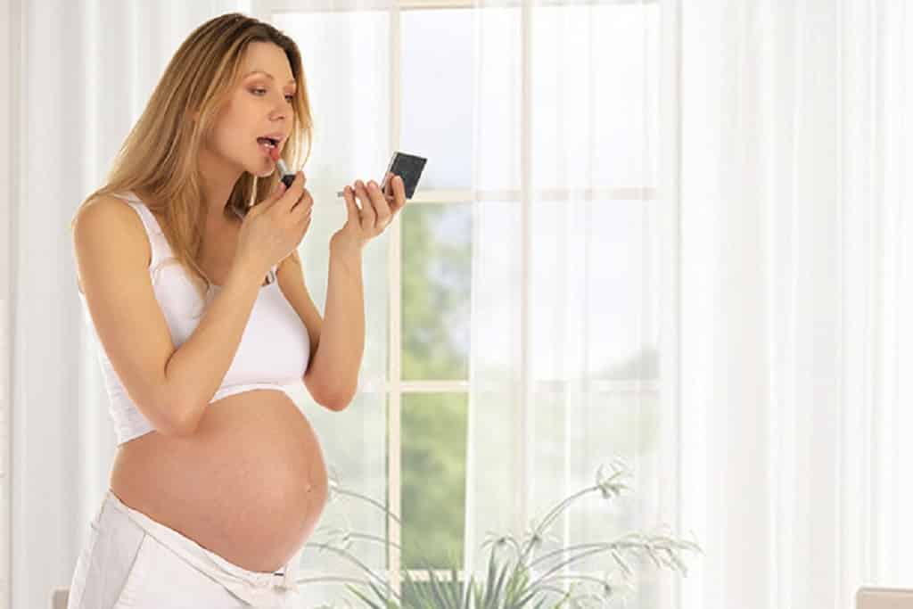 Best Pregnancy-Safe Makeup
